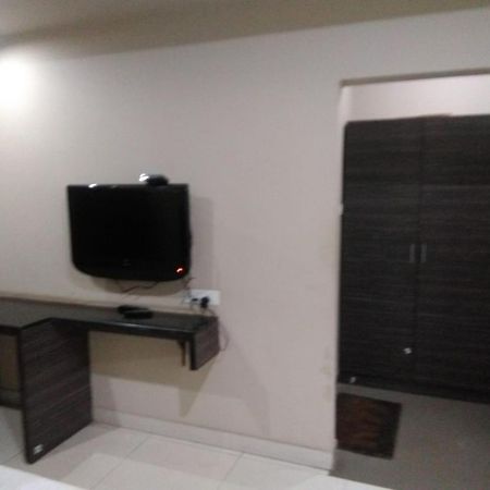 Iroomz Hoysala Residency Bellary Eksteriør billede
