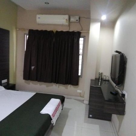 Iroomz Hoysala Residency Bellary Eksteriør billede