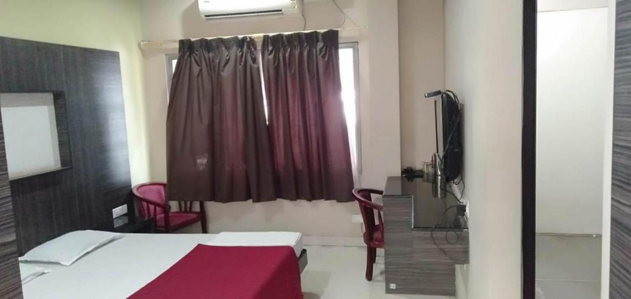 Iroomz Hoysala Residency Bellary Eksteriør billede