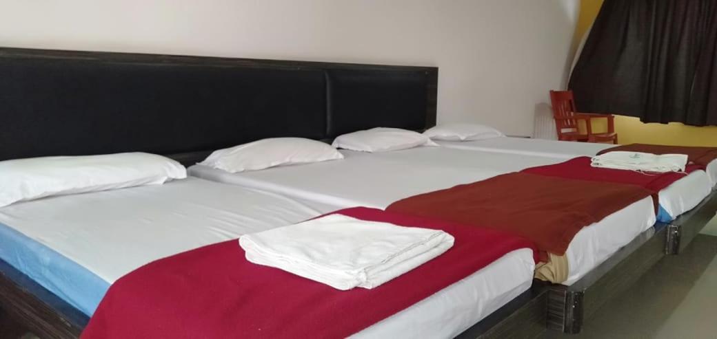 Iroomz Hoysala Residency Bellary Eksteriør billede