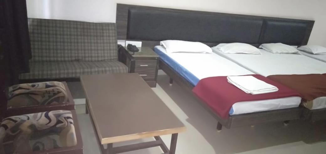 Iroomz Hoysala Residency Bellary Eksteriør billede