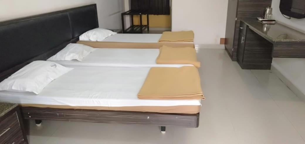 Iroomz Hoysala Residency Bellary Eksteriør billede