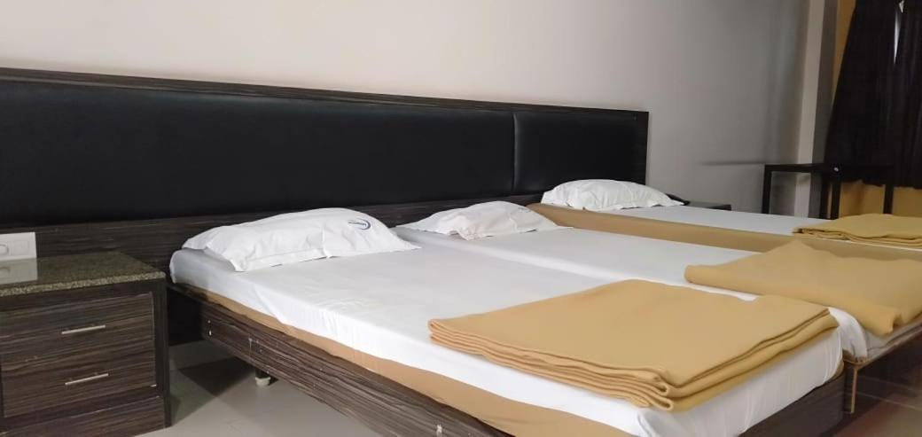 Iroomz Hoysala Residency Bellary Eksteriør billede