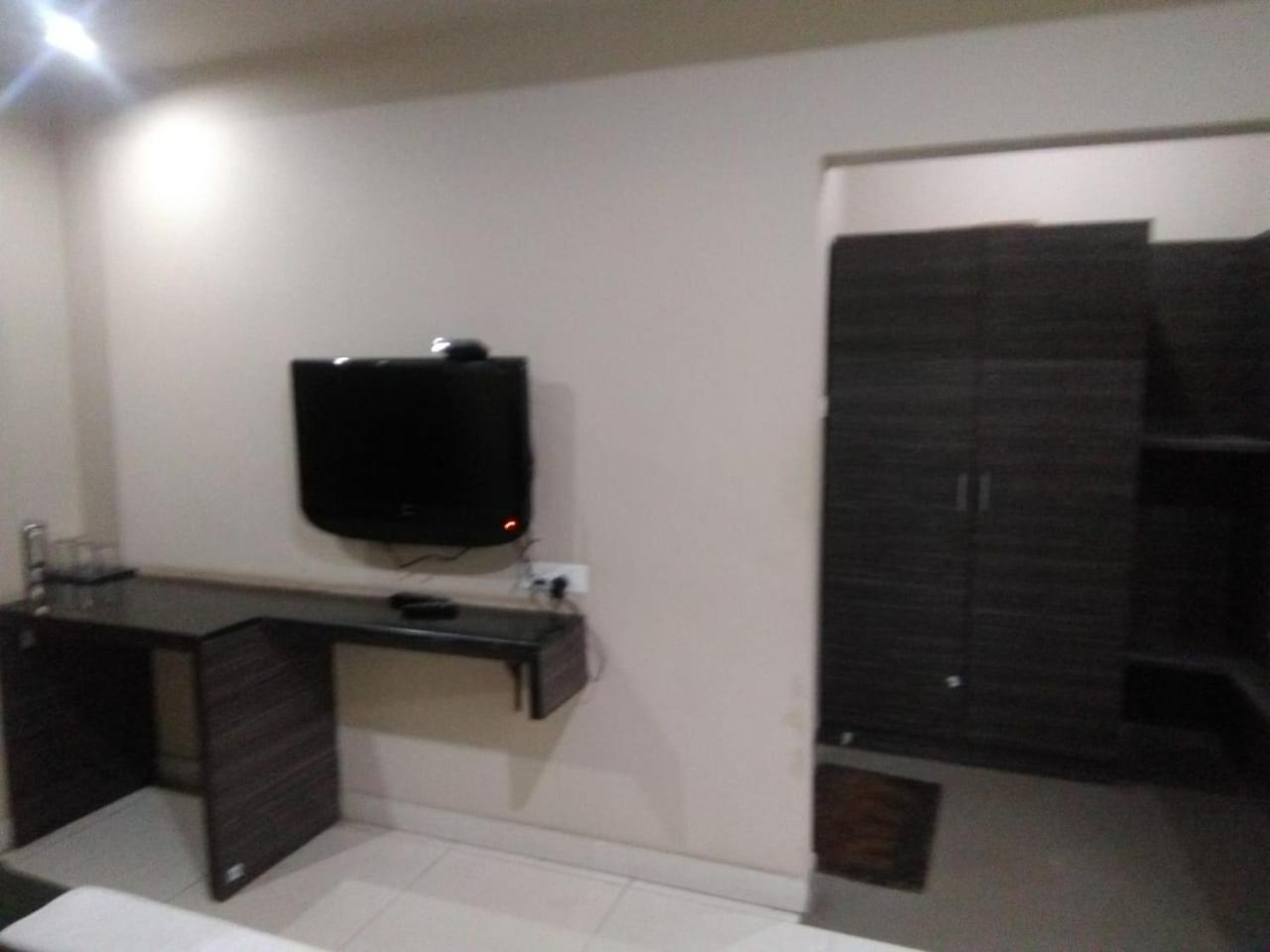 Iroomz Hoysala Residency Bellary Eksteriør billede
